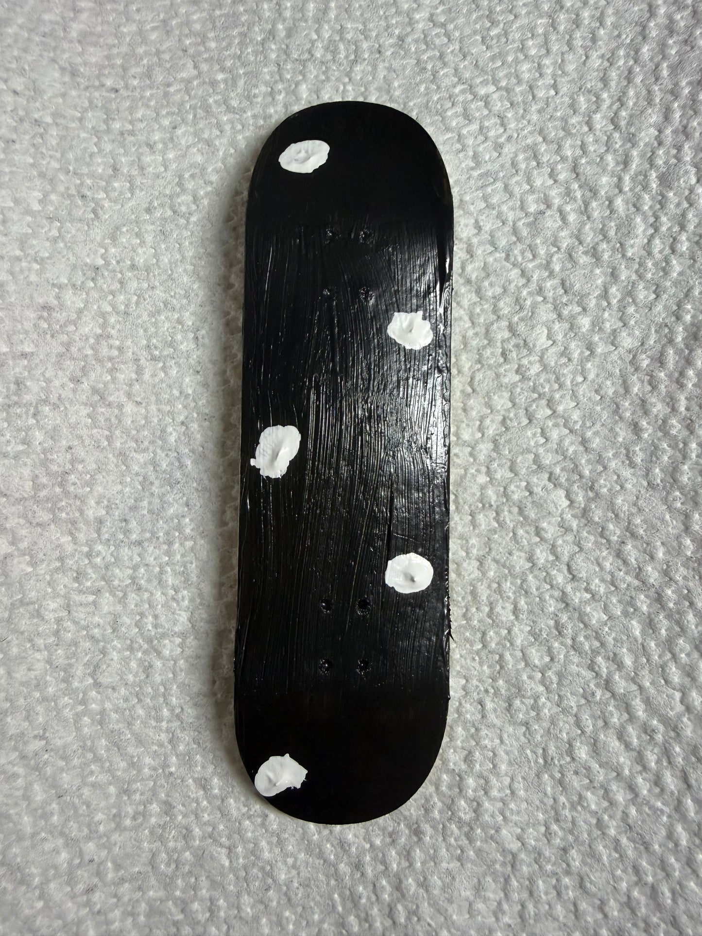 30MM POLKA DOT FINGER SKATEBOARD