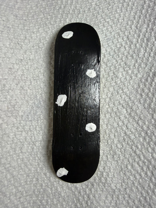 30MM POLKA DOT FINGER SKATEBOARD