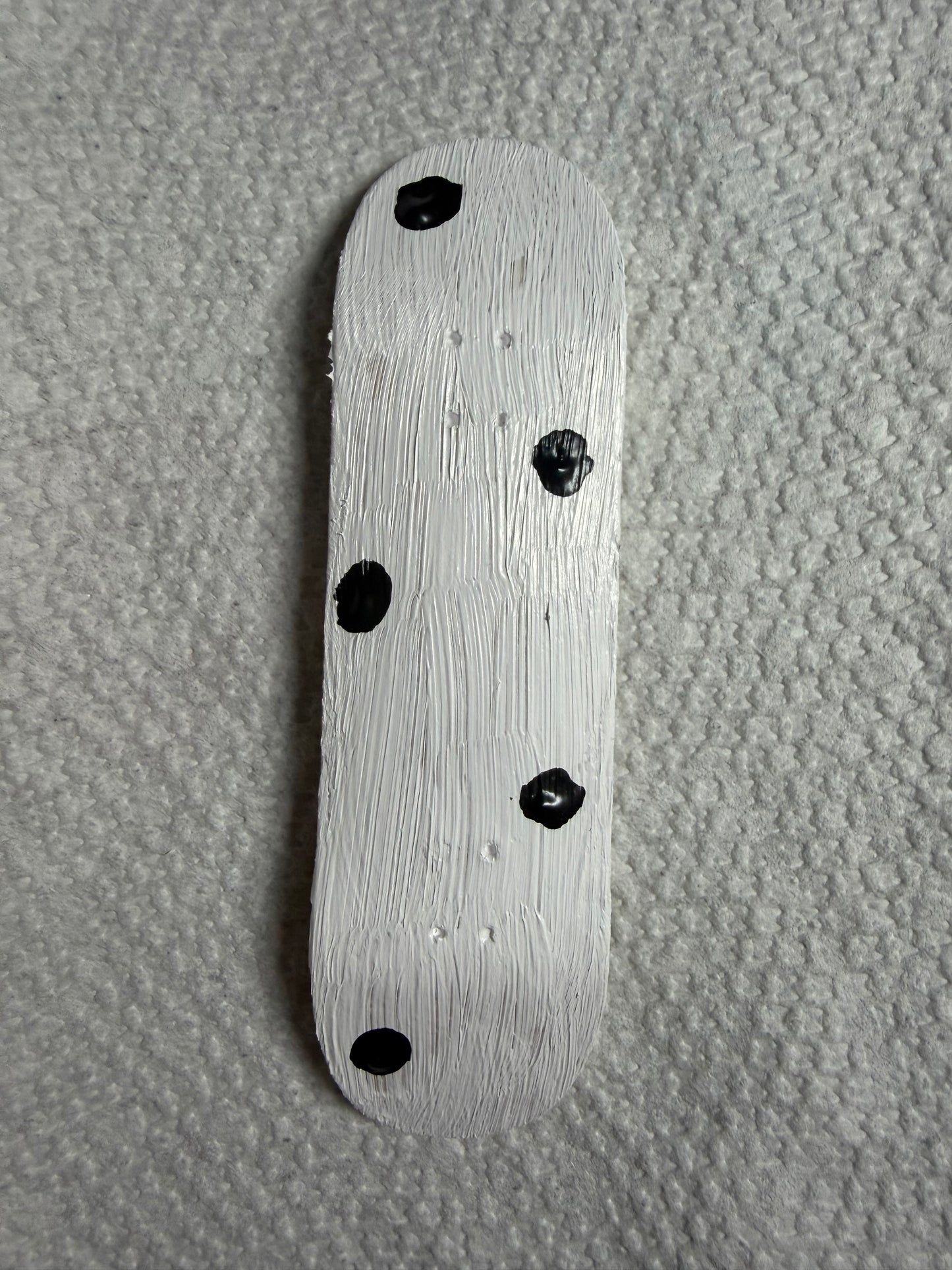 30MM POLKA DOT FINGER SKATEBOARD