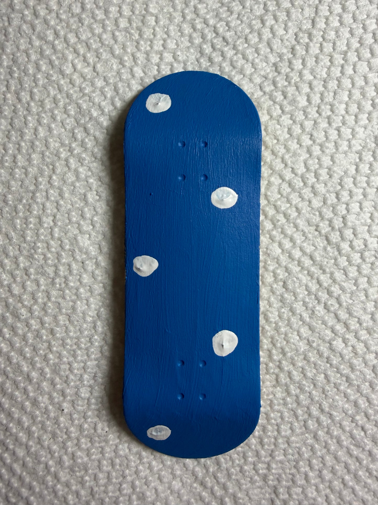 32MM POLKA DOT FINGER SKATEBOARD